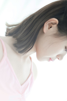 女生下面白色的液体是什么